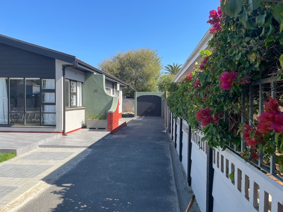 3 Bedroom Property for Sale in Strand North Western Cape